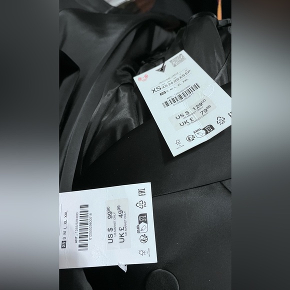 NWT ZARA 2pc set VIRAL SATIN BLAZER size XS , S and M
🚨firm price no discount - Picture 2 of 16